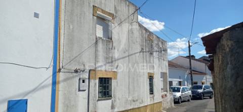 Venda conjunta de três prédios urbanos, em cadafaz, concelho de gavião.