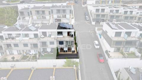 Moradia t3 em banda no caniço