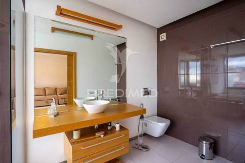 Moradia t3 em banda no caniço