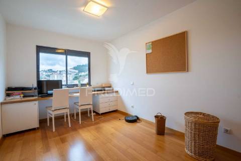 Moradia t3 em banda no caniço