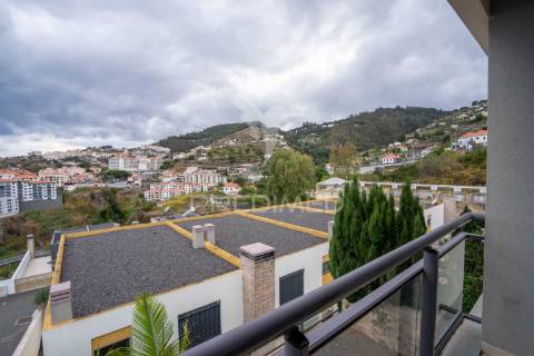 Moradia t3 em banda no caniço