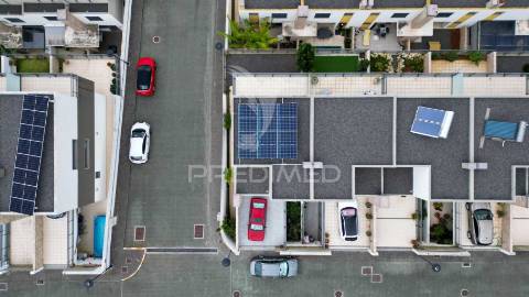 Moradia t3 em banda no caniço