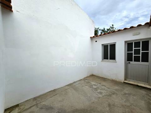 Moradia t2 renovada no centro de castro verde