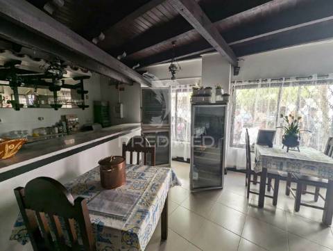 Restaurante pronto a funcionar, 40 lugares, em monte gordo