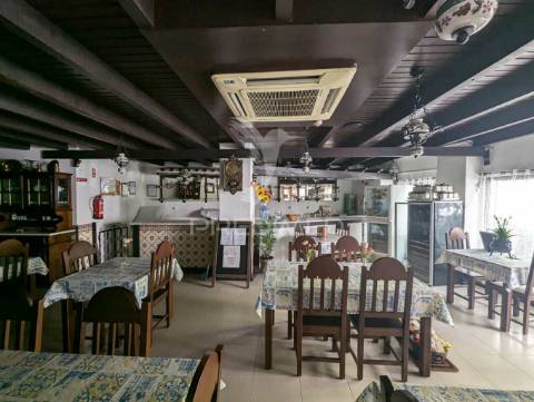 Restaurante pronto a funcionar, 40 lugares, em monte gordo