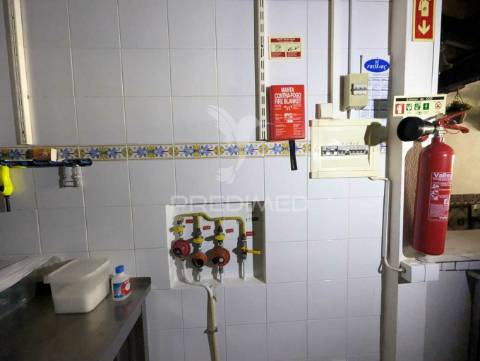 Restaurante pronto a funcionar, 40 lugares, em monte gordo