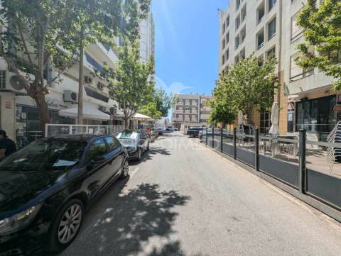 Restaurante pronto a funcionar, 40 lugares, em monte gordo