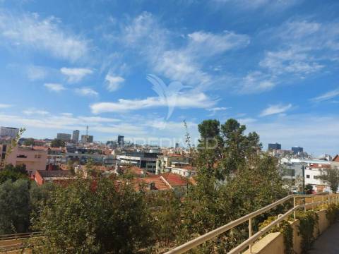 Apartamento t2 penha de frança - lisboa