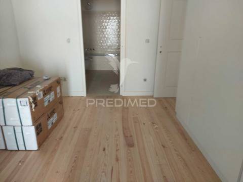 Apartamento t2 penha de frança - lisboa