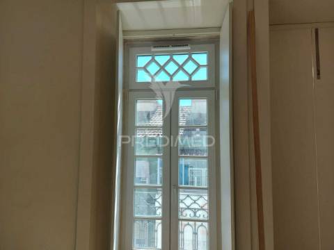 Apartamento t2 penha de frança - lisboa