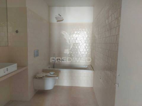 Apartamento t2 penha de frança - lisboa