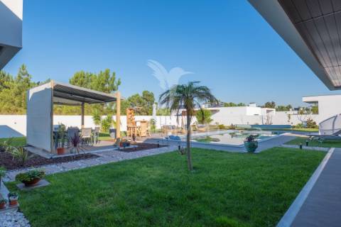 Moradia de luxo, t4 com piscina na vila alegre, fernão ferro