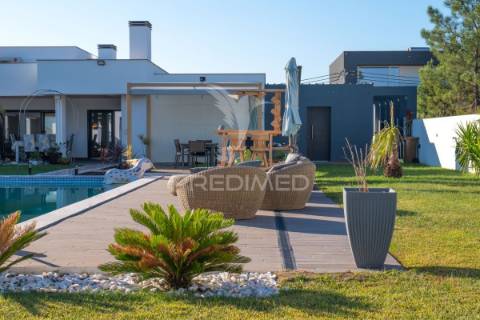 Moradia de luxo, t4 com piscina na vila alegre, fernão ferro