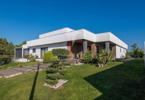 Moradia de luxo, t4 com piscina na vila alegre, fernão ferro