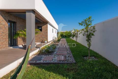 Moradia de luxo, t4 com piscina na vila alegre, fernão ferro