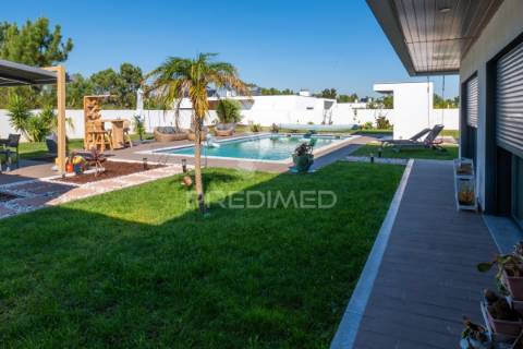 Moradia de luxo, t4 com piscina na vila alegre, fernão ferro