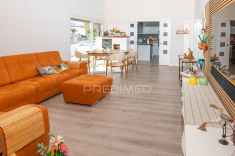 Moradia de luxo, t4 com piscina na vila alegre, fernão ferro