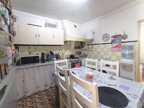 Moradia com 2 fogos em sines