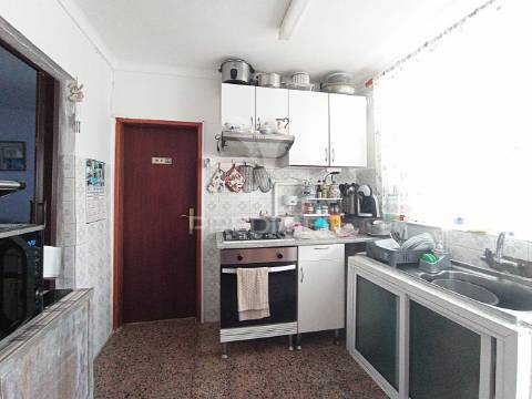 Moradia com 2 fogos em sines