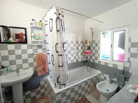 Moradia com 2 fogos em sines