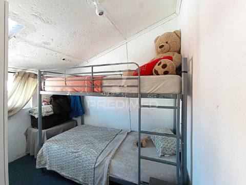 Moradia com 2 fogos em sines