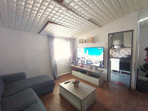 Moradia com 2 fogos em sines