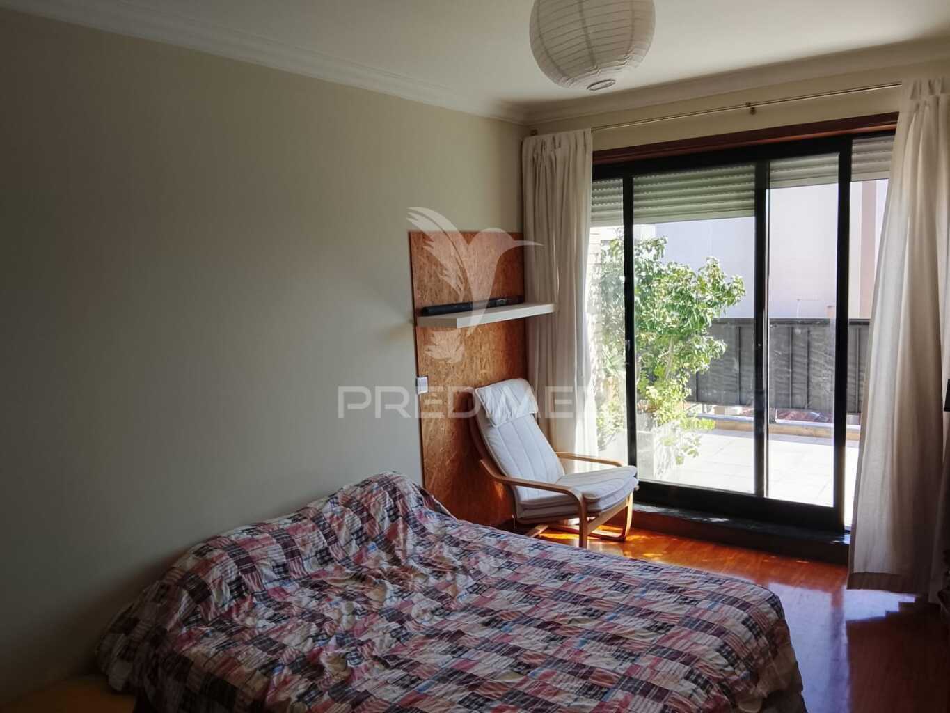 Apartamento t2 com terraço e garagem em matosinhos sul