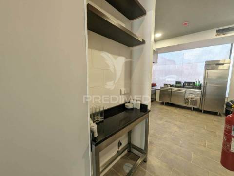 Restaurante italiano, novo, em vila real de santo antónio