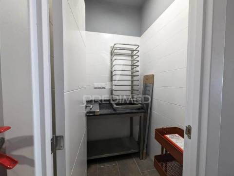 Restaurante italiano, novo, em vila real de santo antónio