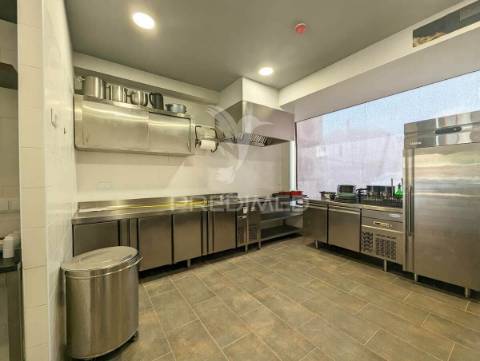 Restaurante italiano, novo, em vila real de santo antónio