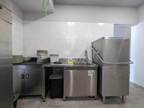 Restaurante italiano, novo, em vila real de santo antónio