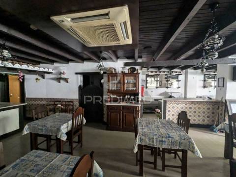 Restaurante pronto a funcionar, 40 lugares, em monte gordo