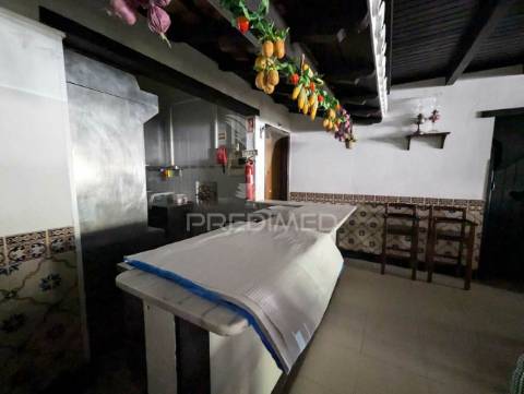 Restaurante pronto a funcionar, 40 lugares, em monte gordo