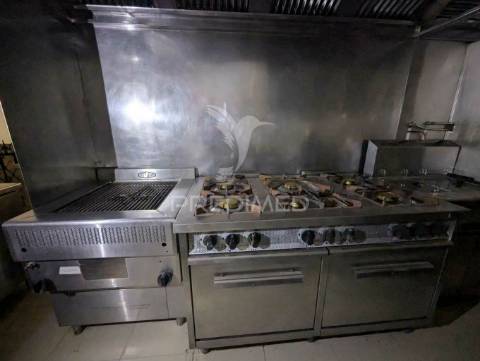 Restaurante pronto a funcionar, 40 lugares, em monte gordo