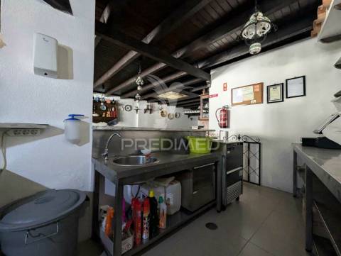 Restaurante pronto a funcionar, 40 lugares, em monte gordo