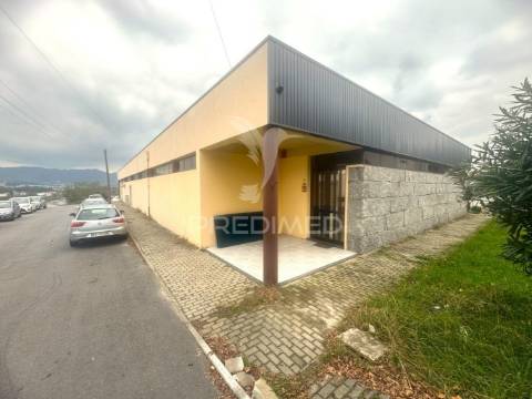 Loja para arrendar - ponte guimarães