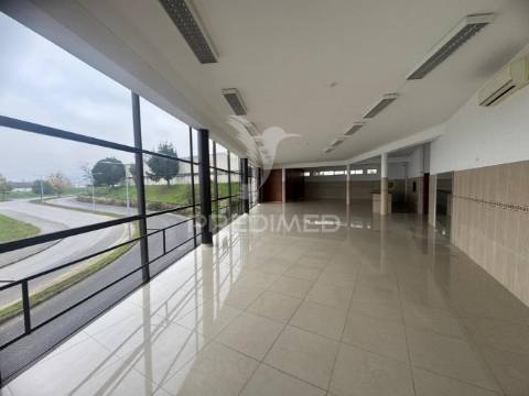 Loja para arrendar - ponte guimarães