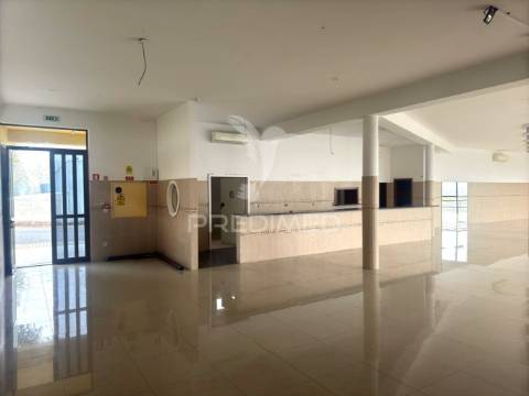 Loja para arrendar - ponte guimarães