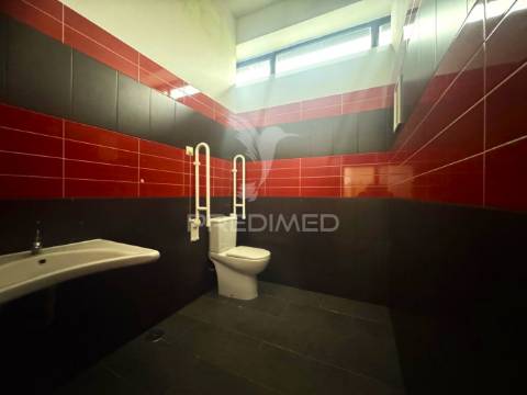 Loja para arrendar - ponte guimarães