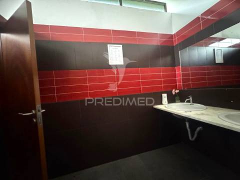 Loja para arrendar - ponte guimarães