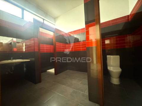 Loja para arrendar - ponte guimarães