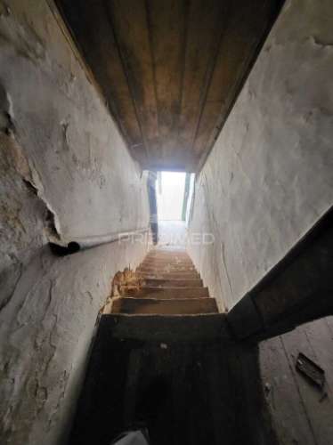 Prédio de 3 andares na ribeira de santarém