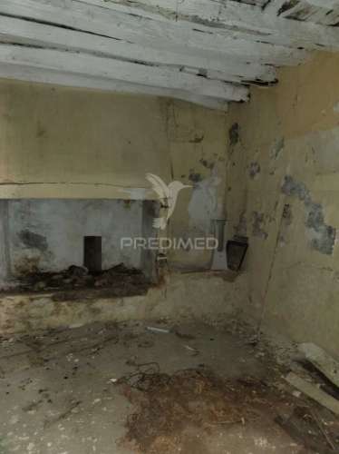 Prédio de 3 andares na ribeira de santarém