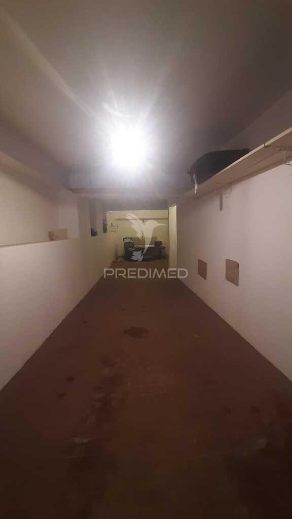Garagem de rua com 32,50 m², localizada nas traseiras do hospital são bernardo