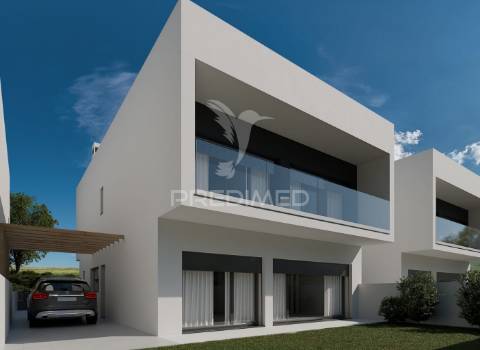 Moradia t3 + 1 na urbanização villas do cerejal – torres novas