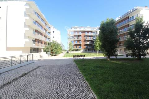 Duplex t3+1 com grandes terraços - montijo