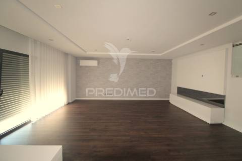 Duplex t3+1 com grandes terraços - montijo