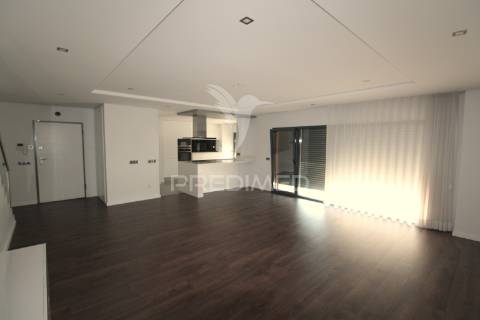 Duplex t3+1 com grandes terraços - montijo