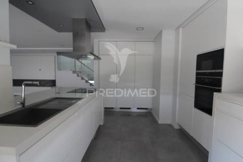 Duplex t3+1 com grandes terraços - montijo