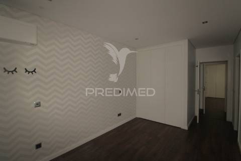 Duplex t3+1 com grandes terraços - montijo